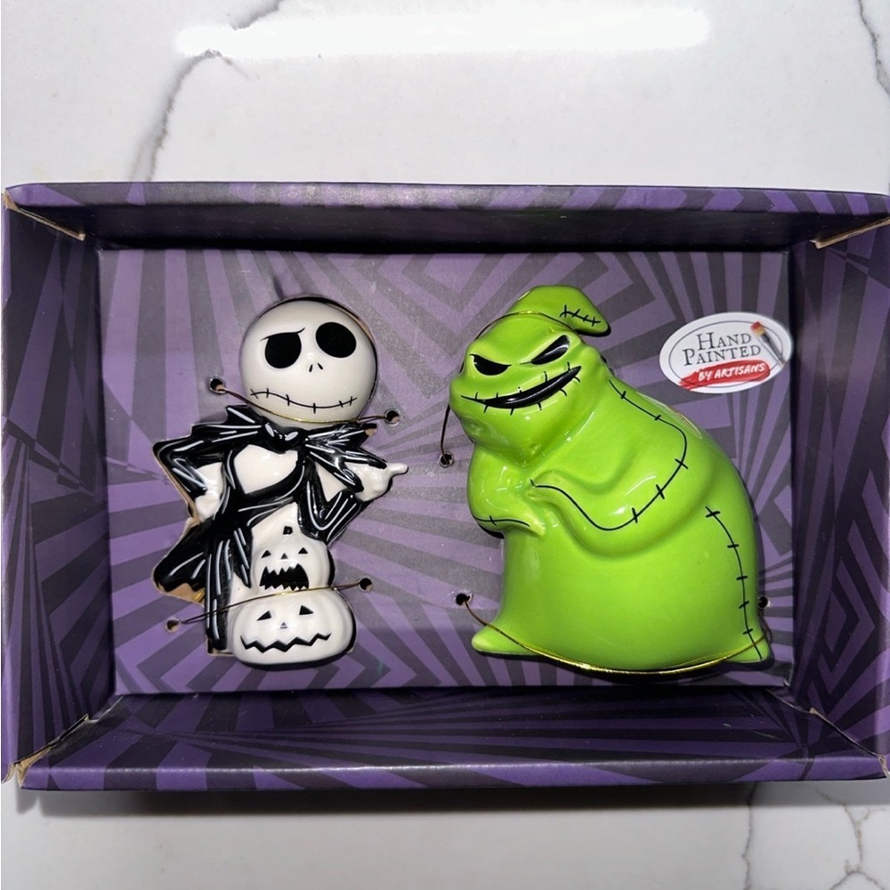 The nightmare before Christmas Jack & Oogie boogie salt and pepper shaker